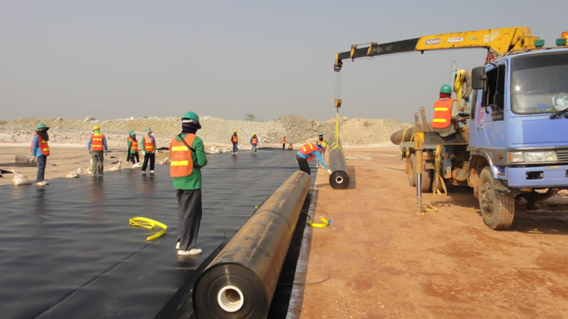 What is HDPE geomembrane used for and why?