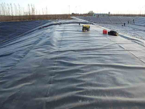 Does HDPE geomembrane get brittle over time?