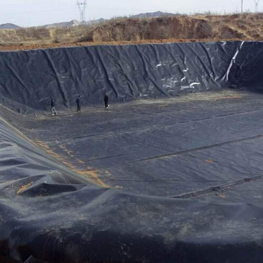 How does HDPE geomembrane fail?