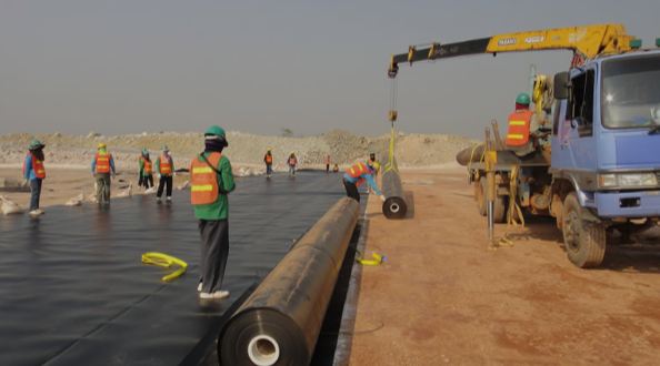 Will HDPE geomembrane float in water?