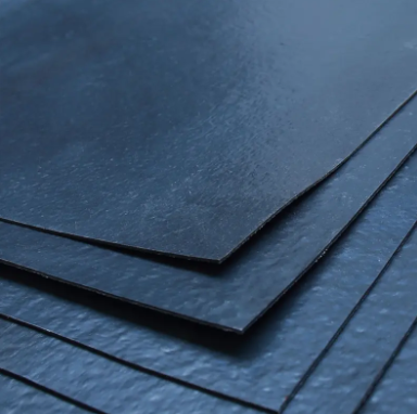 Which is better CPVC or HDPE geomembrane?