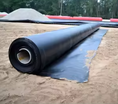 What is the difference between HDPE and LLDPE geomembrane?