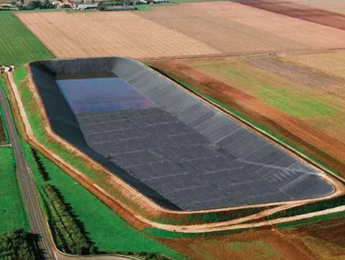 Why use HDPE geomembrane over PP?