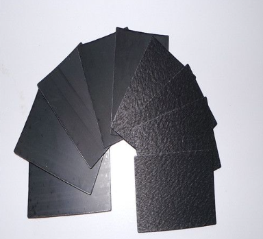 Does HDPE geomembrane float in alcohol?