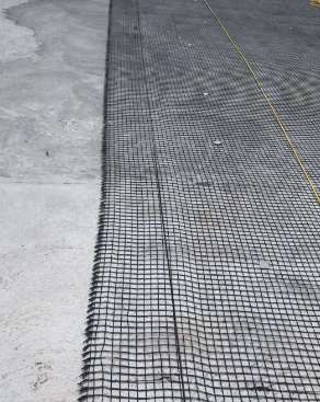 Asphalt fiberglass geogrid construction plan