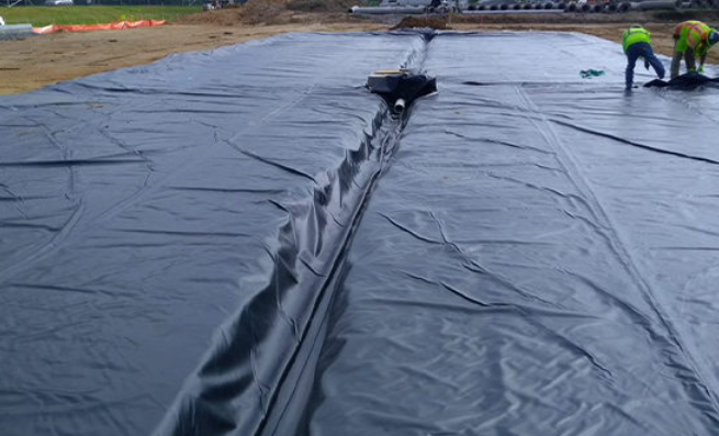 How to choose the thickness of composite geomembrane